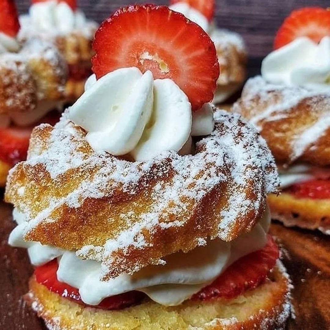 Keto Strawberry Shortcake